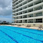 Loft Vistas Mar. Crespo Piscina