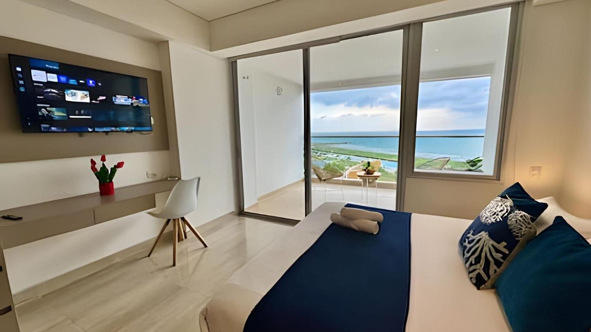 Loft Vistas Mar. Crespo Piscina Apartamento *