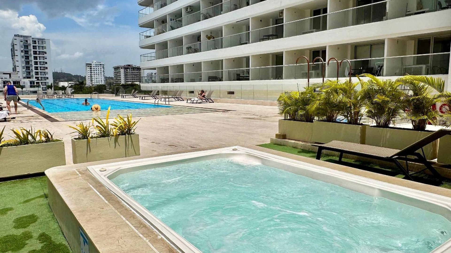 Loft Vistas Mar. Crespo Piscina