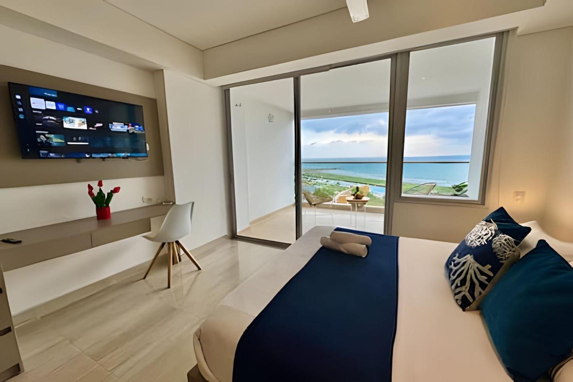 Loft Vistas Mar. Crespo Piscina Apartment *