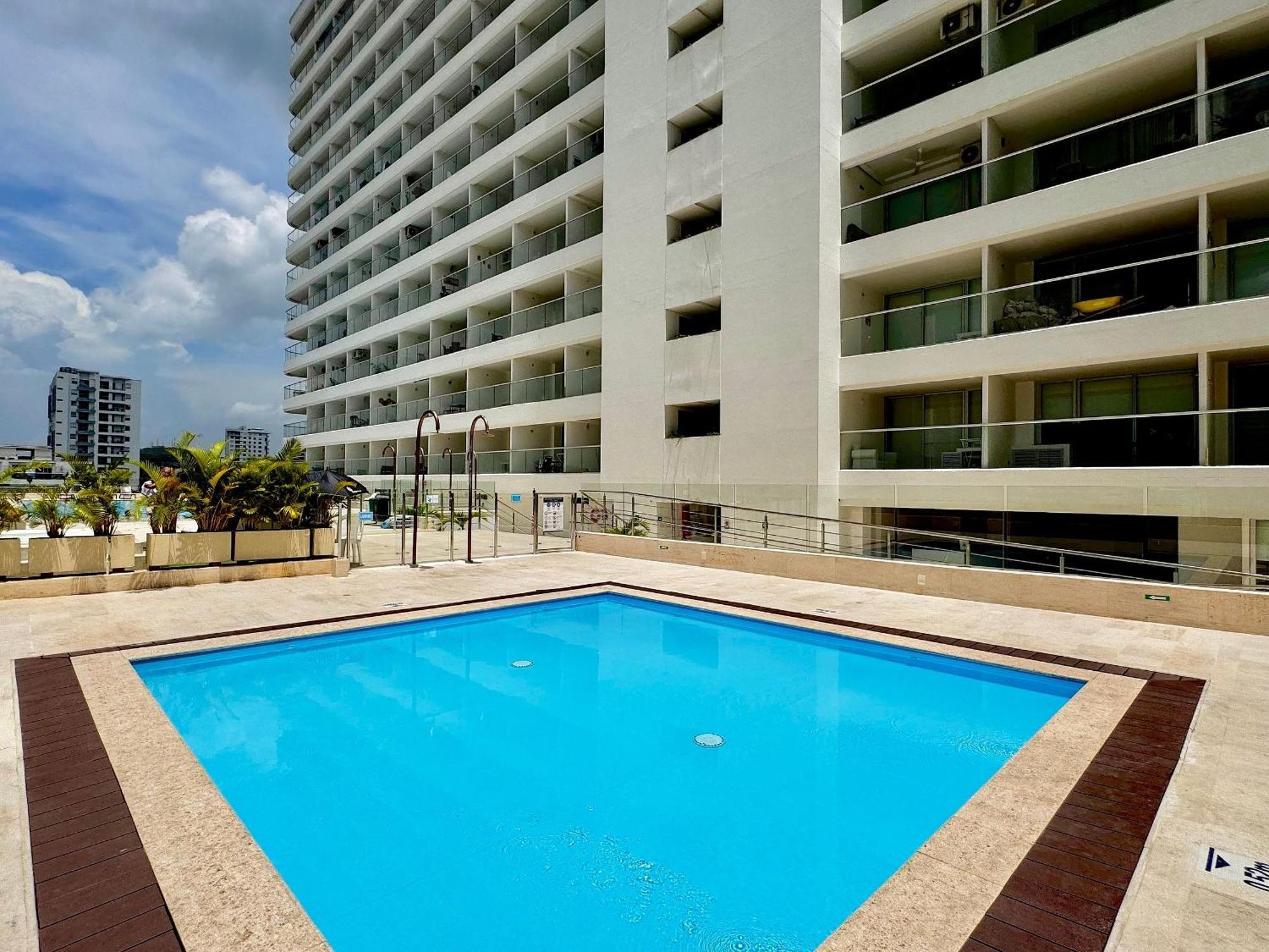 Loft Vistas Mar. Crespo Piscina Apartment *