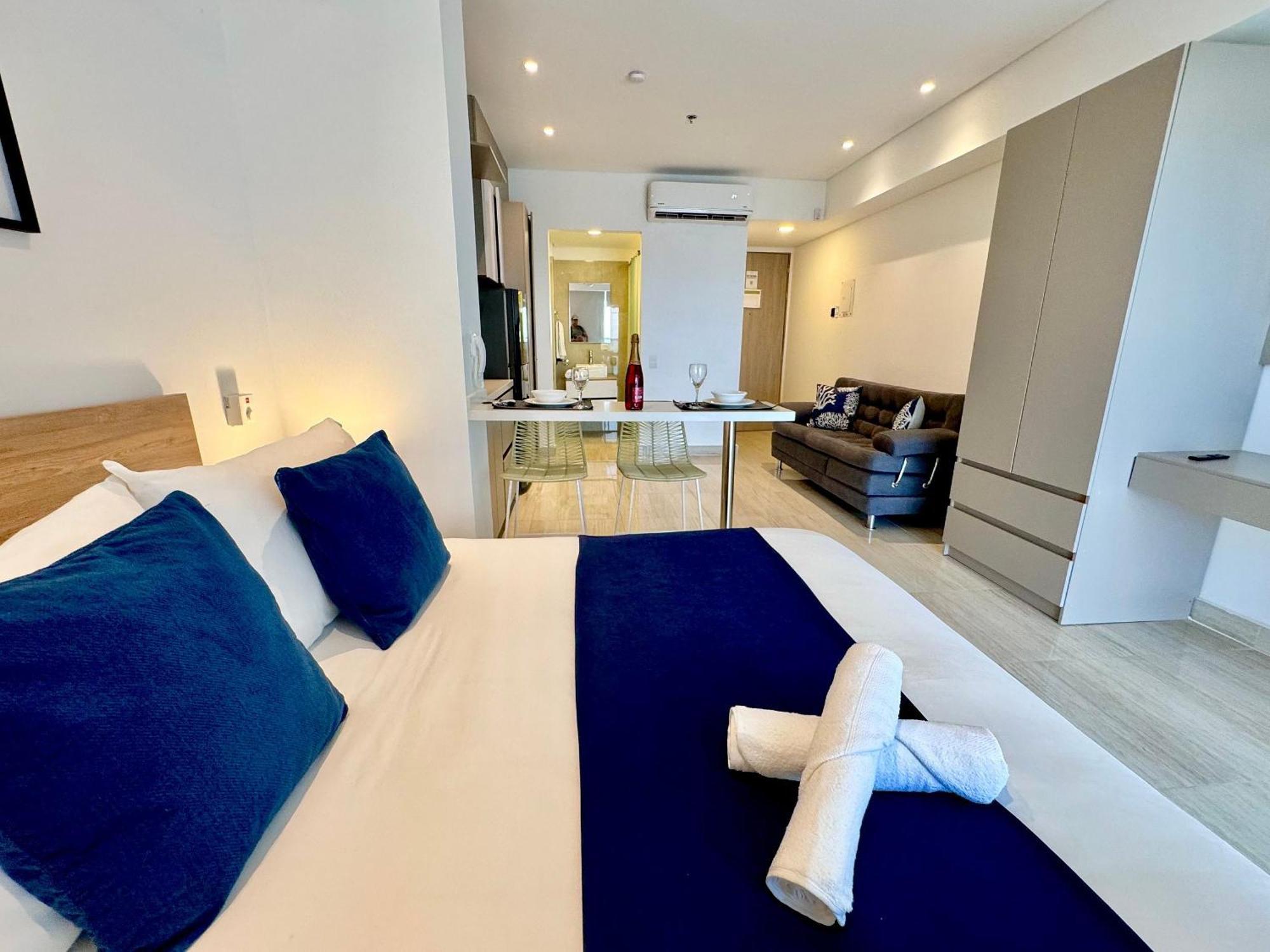 Loft Vistas Mar. Crespo Piscina Apartment *