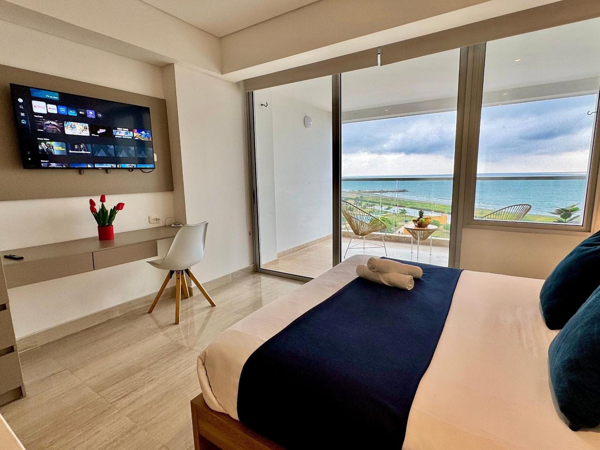 Loft Vistas Mar. Crespo Piscina Apartment *